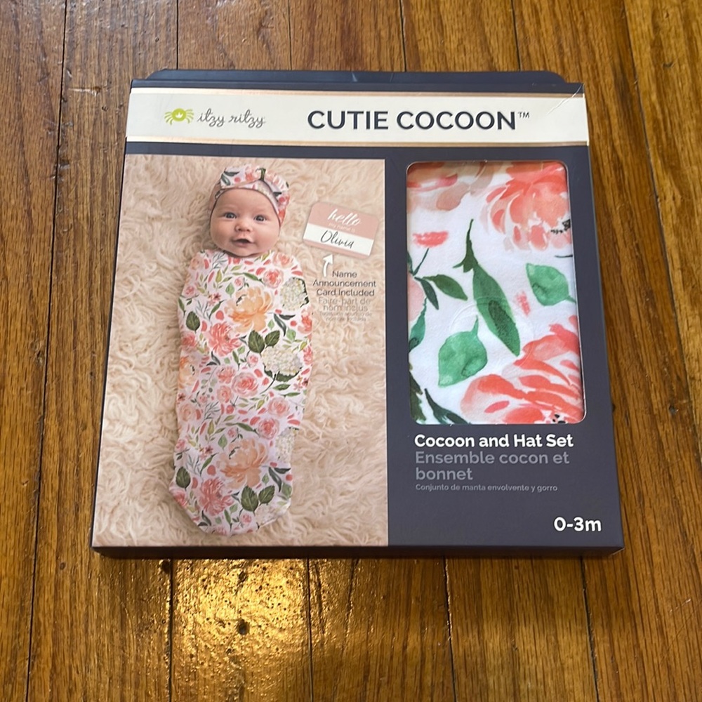 Baby cocoon and hat set